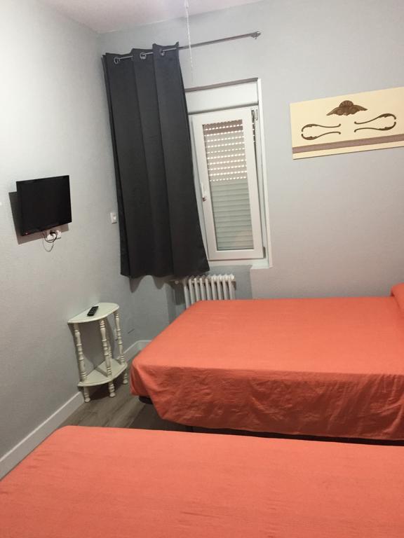 Hostal Rosales Aranda de Duero Dış mekan fotoğraf