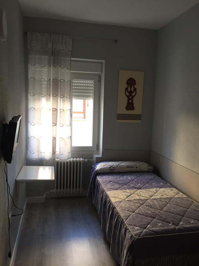 Hostal Rosales Aranda de Duero Dış mekan fotoğraf